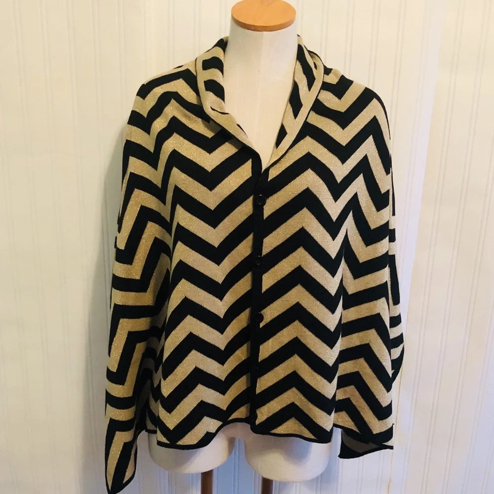 Cruise club NWT black and gold chevron print versatile Cardigan scarf shawl